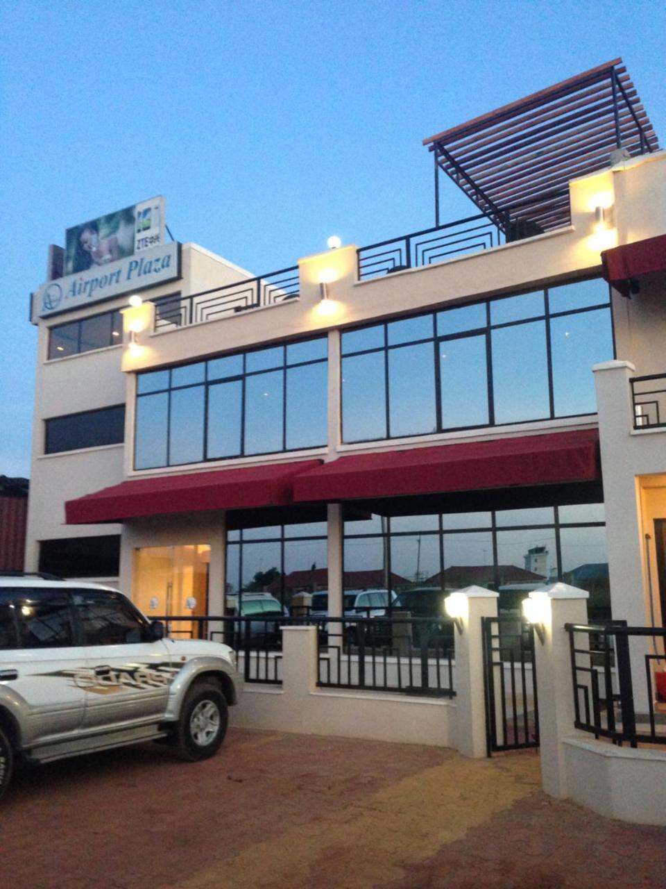 Airport Plaza Hotel Djoeba Buitenkant foto